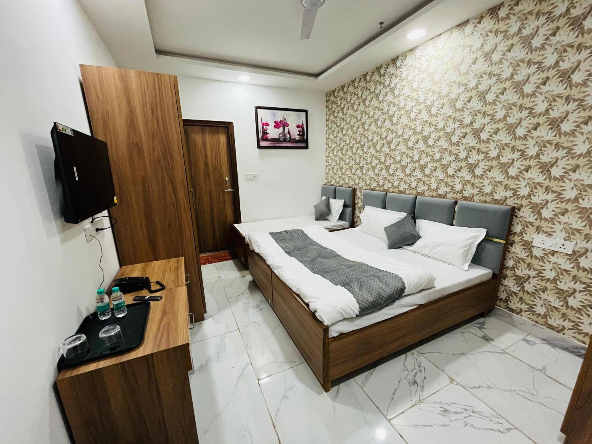 Townhouse Happy Habitat Guest House Greater Noida Extérieur photo